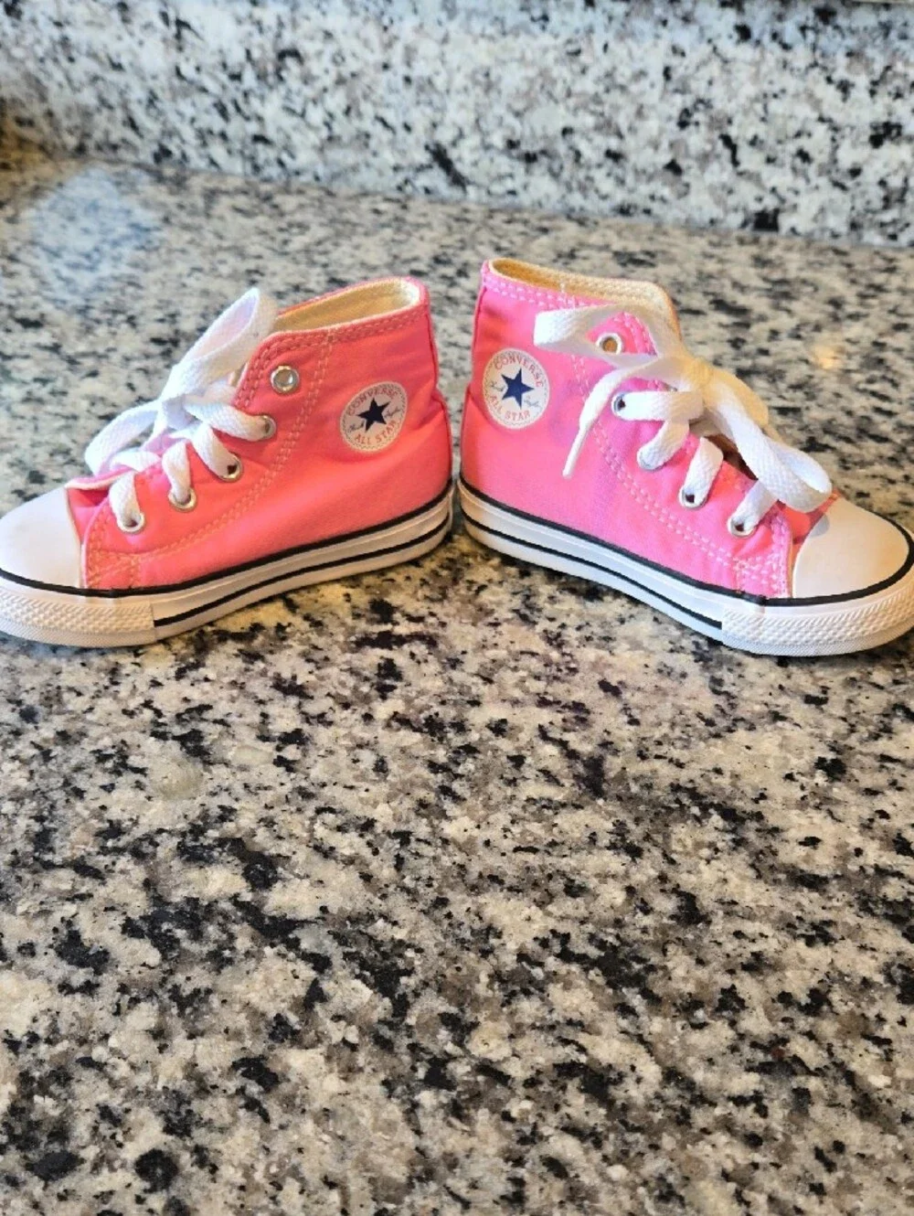 Converse Kids Pink Canvas High-Top Sneakers Size 7 EUC